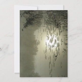 Foggy jour au-dessus du lac - invitation
