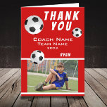 Football Football Red Sports Merci Carte entraîneu<br><div class="desc">Football Football Red Sports Merci Carte d'entraîneur. Soccer merci carte d'entraîneur avec photo, merci texte, nom de l'entraîneur, nom de l'équipe, année, votre nom et balles de football. À l'intérieur de la carte sont plus de balles de football. Carte de remerciements photo - ajoutez votre photo au modèle. Personnalisez la...</div>