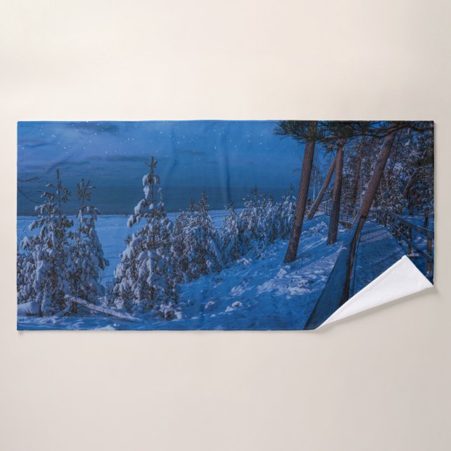 Forest path at winter night (Serviette de bain)