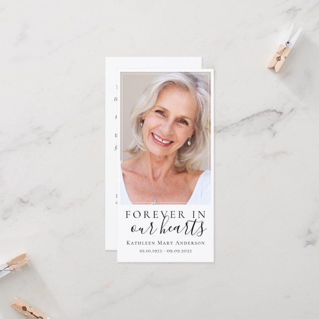 Forever in Our Hearts Signet commémoratif (Devant/Arrière en situation)