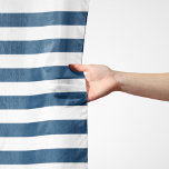 Foulard Bleu de marine, Blancs, Motif rayé<br><div class="desc">Elégante,  élégante et sophistiquée rayures bleu marine et blanc. Un cadeau moderne et tendance,  parfait pour les amoureux des rayures dans votre vie.</div>