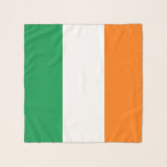 Foulard Carré Scarf avec drapeau d'Irlande<br><div class="desc">Améliorez votre garde-robe avec notre écharpe carré avec le drapeau de l'Irlande! Réalisée avec soin du détail, cette écharpe est plus qu'un simple accessoire, c'est une célébration du riche patrimoine culturel et de la fierté nationale de l'Irlande. Le design présente fièrement l'emblématique tricolore vert, blanc et orange, symbolisant l'histoire du...</div>