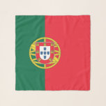 Foulard Carré Scarf avec le drapeau du Portugal<br><div class="desc">Ajoutez une touche d'élégance portugaise à votre collection d'accessoires avec notre écharpe carré exclusive avec le drapeau du Portugal ! Conçu avec une attention minutieuse aux détails, ce foulard carré est plus qu’un accessoire élégant, c’est une célébration du patrimoine portugais et de la fierté culturelle. Le design audacieux affiche le...</div>