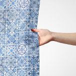 Foulard Carrelage méditerranéen, Portugais, Azulejo, Majol<br><div class="desc">Motif élégante,  élégante et raffinée avec carrelage méditerranéen bleu et blanc. Un cadeau moderne et tendance,  parfait pour les amoureux de l'Azulejo dans votre vie.</div>