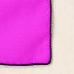 Foulard Couleur solide Magenta néon | Classique<br><div class="desc">Neon Magenta - Voici l'allure intemporelle du Design de Couleur Solide : un mélange captivant de forme classique et de simplicité élégante. Ce design est une célébration de la puissance et de la beauté que l'on retrouve dans une teinte unique et frappante. Élégant, le design de couleurs massives embrasse l'essence...</div>