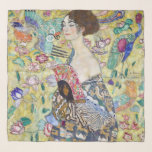Foulard Dame avec un ventilateur, Gustav Klimt<br><div class="desc">Gustav Klimt (14 juillet 1862 - 6 février 1918) était un peintre symboliste autrichien et l'un des membres les plus importants du mouvement de sécession de Vienne. Klimt est réputé pour ses peintures, ses peintures murales, ses croquis et autres objets d'art. En plus de ses oeuvres figuratives, qui comprennent des...</div>