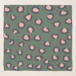 Foulard Empreinte de léopard rose bleu foncé et vert<br><div class="desc">Écran de mousseline tendance avec grand empreinte de léopard rose et bleu foncé sur un arrière - plan vert. Uniquement conçu pour vous par Happy dolphin studio.</div>