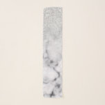 Foulard Glamorous Silver White Glitter Marble Gradient<br><div class="desc">Ce design élégant et girly est parfait pour la fashionista branchée et élégante. Il présente un faux dégradé brillant de parties scintillant argent imprimé au sommet d'un arrière - plan motif en pierre de marbre noir et blanc. C'est glamour, chic, luxueux, moderne et classe. ***REMARQUE IMPORTANTE DE CONCEPTION : Pour...</div>