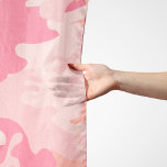 Foulard Motif de Camouflage rose, Motif militaire, Armée<br><div class="desc">Motif de camouflage élégant,  élégant et sophistiqué dans la couleur rose. Un cadeau moderne et branché,  parfait pour les amoureux militaires de votre vie.</div>