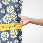 Foulard Motif de marguerite, marguerites blanches, Votre n<br><div class="desc">Motif élégante,  élégante et sophistiquée avec des fleurs blanches Daisy sur arrière - plan bleu marine. Un cadeau moderne et tendance,  parfait pour les amateurs de design floral dans votre vie. Personnalisez en ajoutant votre nom,  votre pseudonyme,  votre monogramme ou vos initiales.</div>