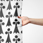 Foulard Motif Ermine, Motif médiéval, noir sur blanc<br><div class="desc">Elégante,  élégante et raffinée,  motif ermine en noir et blanc. Un cadeau moderne et tendance,  parfait pour les amoureux motifs géométriques de votre vie.</div>