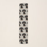 Foulard Motif noir et bronzage aux cheveux courts mignon<br><div class="desc">Cette écharpe élégante de mousseline de soie est un accessoire d'amusement pour n'importe quelle saison. Écharpe grise avec le noir et le motif enduit doux bronzage de teckels. Fait un cadeau parfait pour la saucisse poursuivre des mamans. Vérifiez le monde du griffonnage de Jenn plus d'accessoires et de cadeaux orientés...</div>