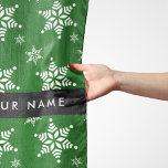 Foulard Pneus blancs, Vert, Votre nom, Personnaliser<br><div class="desc">Joli,  amusant et adorable motif avec des flocons blancs sur arrière - plan vert. Un cadeau moderne et tendance,  parfait pour les amateurs de neige dans votre vie. Personnalisez en ajoutant votre nom,  votre pseudonyme,  votre monogramme ou vos initiales.</div>