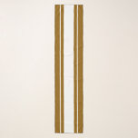 Foulard Sporty Chic Golden Brown White Racing Stripes<br><div class="desc">Ce design élégant et sportif présente une bande blanche centrale avec des rayures blanches flottantes. Les bandes les plus extérieures sont brun doré.</div>