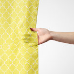 Foulard Trellis Jaune, Quatrefoil, Trellis Marocain<br><div class="desc">Elégante,  élégante et raffinée,  la trellis marocaine est motif de couleur jaune. Un cadeau moderne et branché,  parfait pour les amoureux de la latticework dans votre vie.</div>