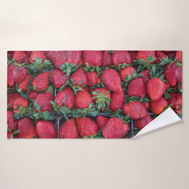 Fraises avec feuilles vertes (Serviette de bain)