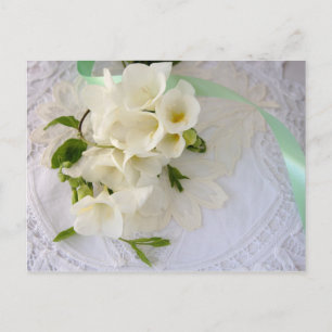 freesias sur carte postale en dentelle