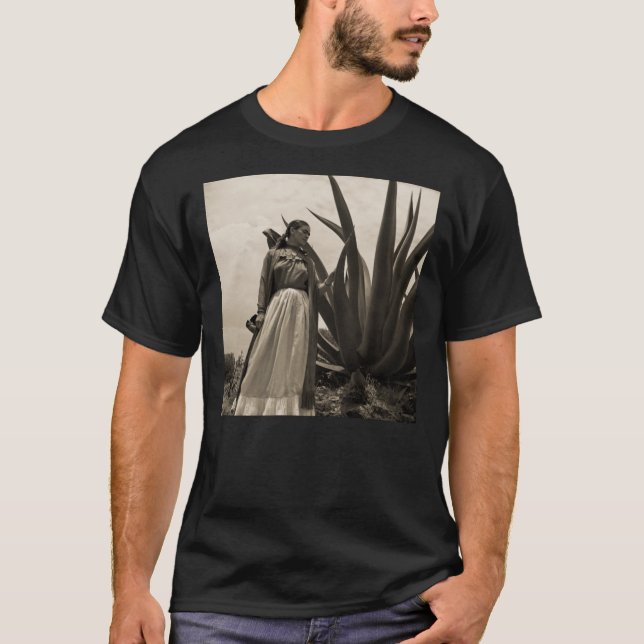 Frida Kahlo in Mexico Classic Essential T-Shirt (Devant)
