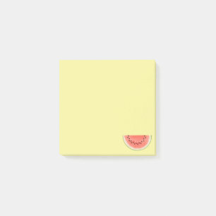 Fruit de pastèque tropicale sur des Post-it jaunes