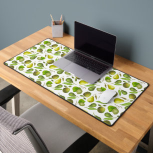 Fruits verts sur un arrière - plan blanc