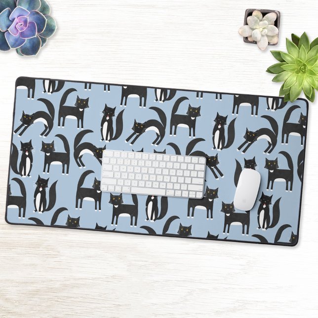 Fun noir et blanc Tuxedo Chat Motif Bleu (Black and white tuxedo cat pattern blue desk mat)
