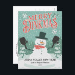Funky Pickleball Snowman Joyeux Noël Carte postale<br><div class="desc">Vos amis de pickleball se feront un plaisir de cette carte postale de vacances amusante. Le design comprend un bonhomme de neige tenant des pagaies de Pickleball et un accueil qui dit "Merry Dinkmas". Ajoutez votre texte personnalisé pour une carte de Noël Pickleball. L'arrière-plan dispose d'espace pour votre note personnalisée...</div>