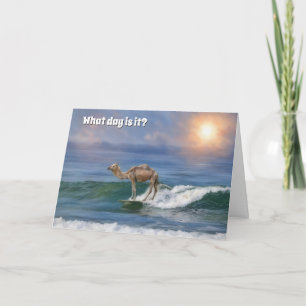 Funny Camel Surf dans l'océan Carte d'anniversaire