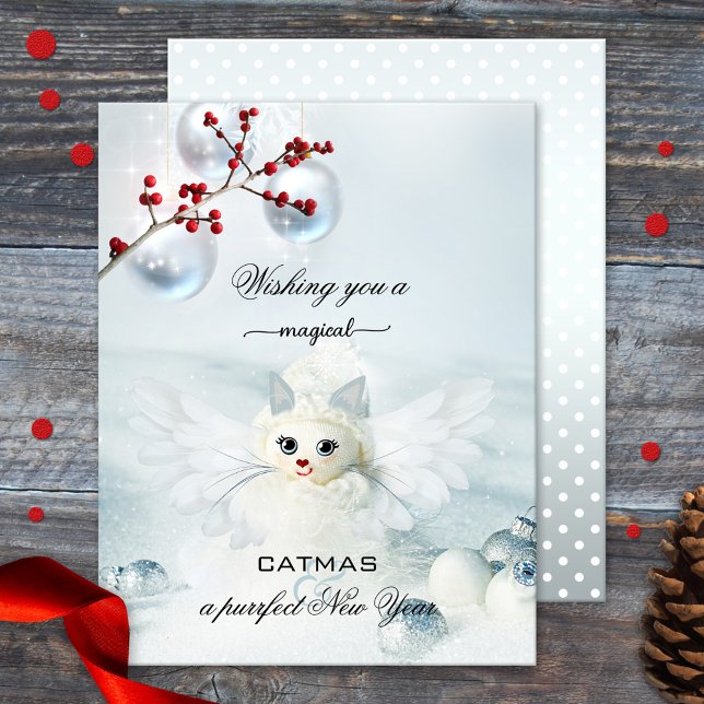 Funny Chat Ange Noël Carte Nouvel An (Christmas and New Year holiday card featuring a funny cat angel with Christmas balls in dream snow)