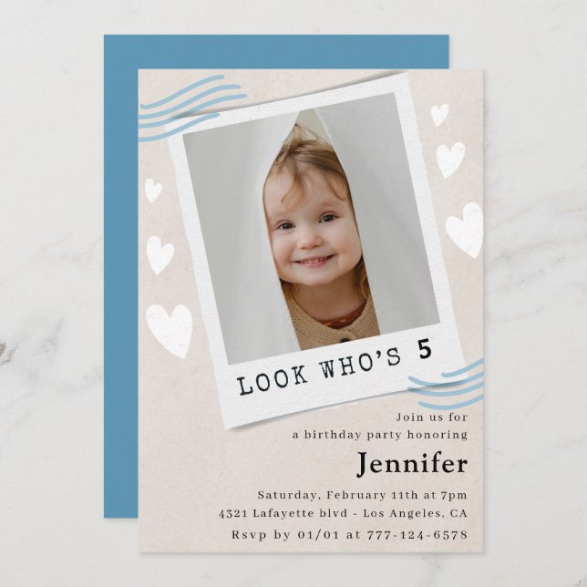 Funny Look qui reçoit des invitations pour le 5ème (Devant / Derrière)