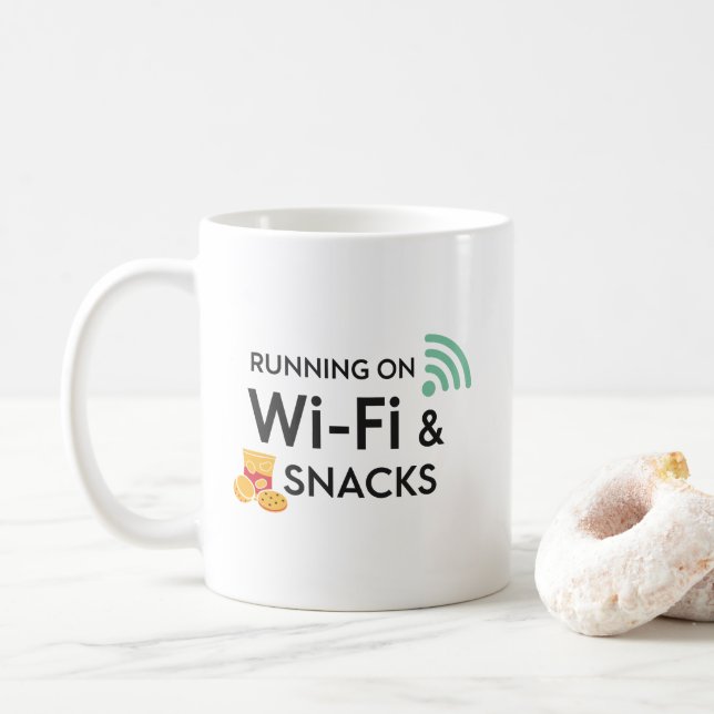 Funny Remote Work Mug Wi-Fi and Snacks Quote (Avec donut)