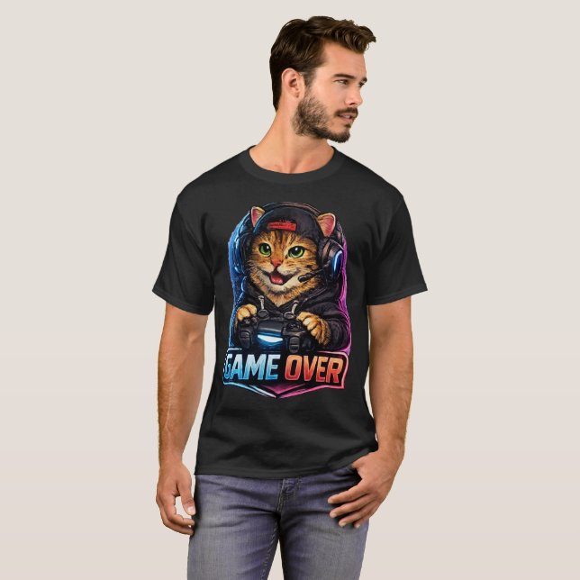 GAME OVER Cat T-Shirt – Neon Gaming Cat Controller (Devant entier)
