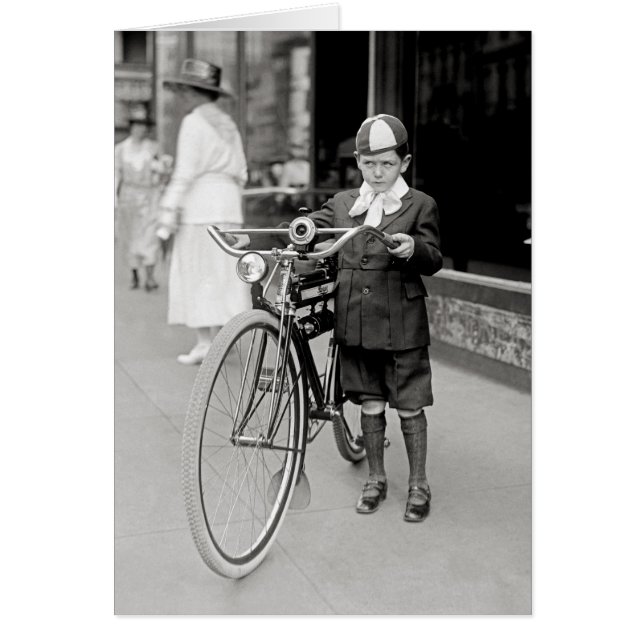 Garçon avec un vélo, 1922 (Devant)