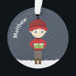Garçon en hiver neige chute<br><div class="desc">Boy in Winter Snowfall Snowman Winter Wonderland, Célébrez la saison avec ce thème d'hiver amusant et fantasque. Ce design hivernal se compose d'un bonhomme de neige amusant et aimant et de deux enfants gais vêtus de leurs chandails hivernaux les plus chauds. Amusez-vous avec les accessoires, les cadeaux, les faveurs de...</div>