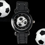 Garçons balle de football noir élégant Nom personn<br><div class="desc">Montre de ballon de football pour les enfants. Personnalisé,  Enfants,  Nom,  acier noir garçons en cuir montre. Personnalisez-le avec le nom de votre enfant.</div>