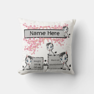 Gardez le coussin de la naissance du nouveau bébé.