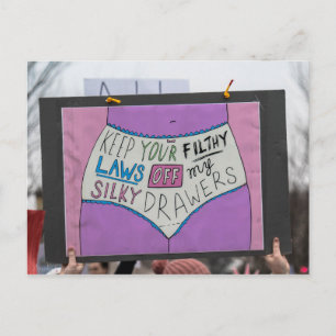 Gardez votre carte postale de lois douteuses