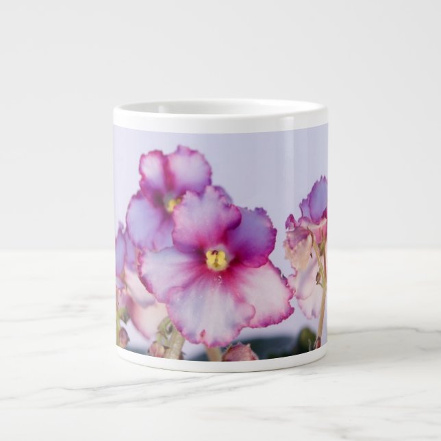 Géante La violette fleurit la tasse enorme de 20 onces - (Devant)