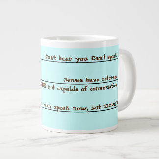 Géante Le café drôle réveillent la tasse