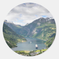 Geirangerfjord vue en Norvège autocollant rond