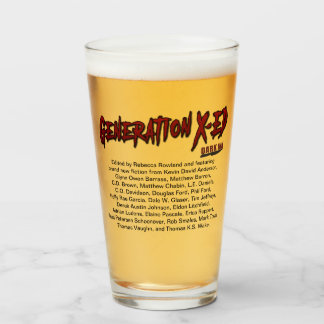 Génération X-ed bière verre avec des noms d'auteur