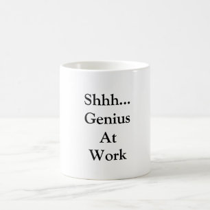 Génie à la tasse de travail