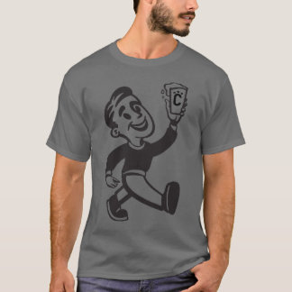 George sur le T-shirt gris-foncé