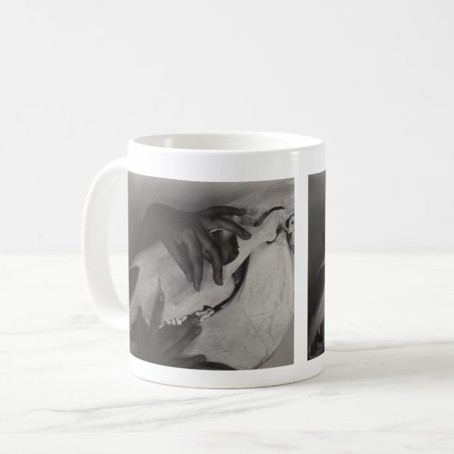Georgia O'Keefe Hand Mug (Devant gauche)