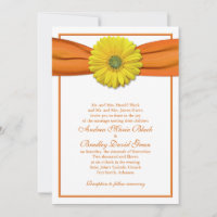 Gerbera jaune avec invitation au ruban orange