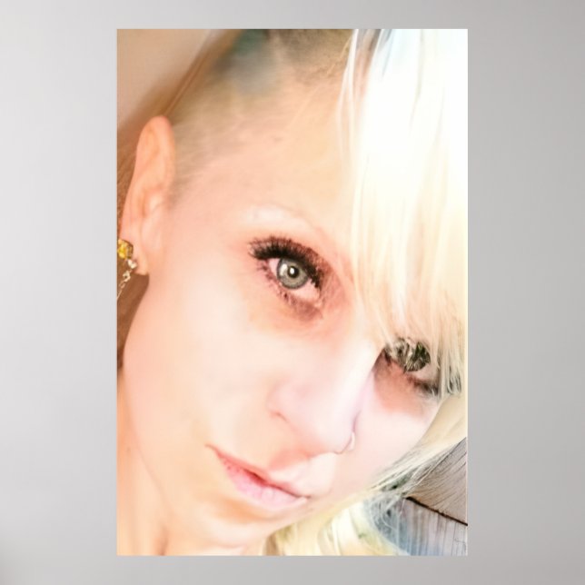 Gidget the Gargantuan Poster Imprimer (Devant)