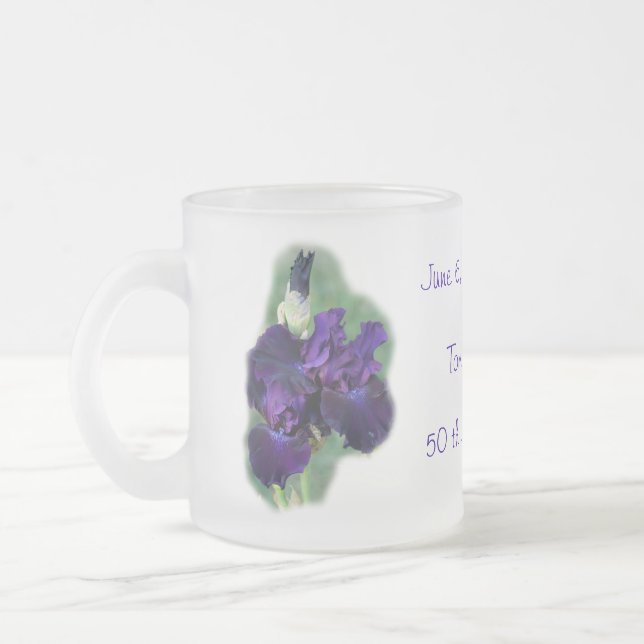 Givré cinquantième Tasse d'iris d'anniversaire, (Gauche)