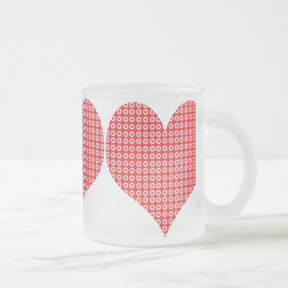 Givré Tasse assez rouge de coeurs d'amour de motif