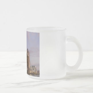 Givré Tasse de café givrée par pont de tour