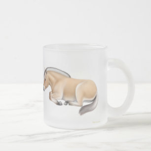 Givré Tasse de cheval de fjord au repos