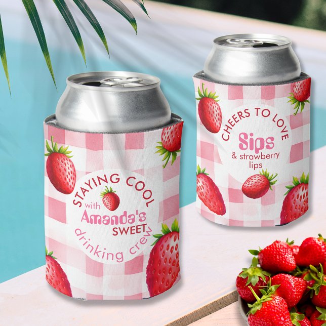 Glacière de l'équipage de boisson En vichy Bachelo (Strawberry Bachelorette party crew Soda Beer Alcohol can cooler pink red gingham check fruit summer)